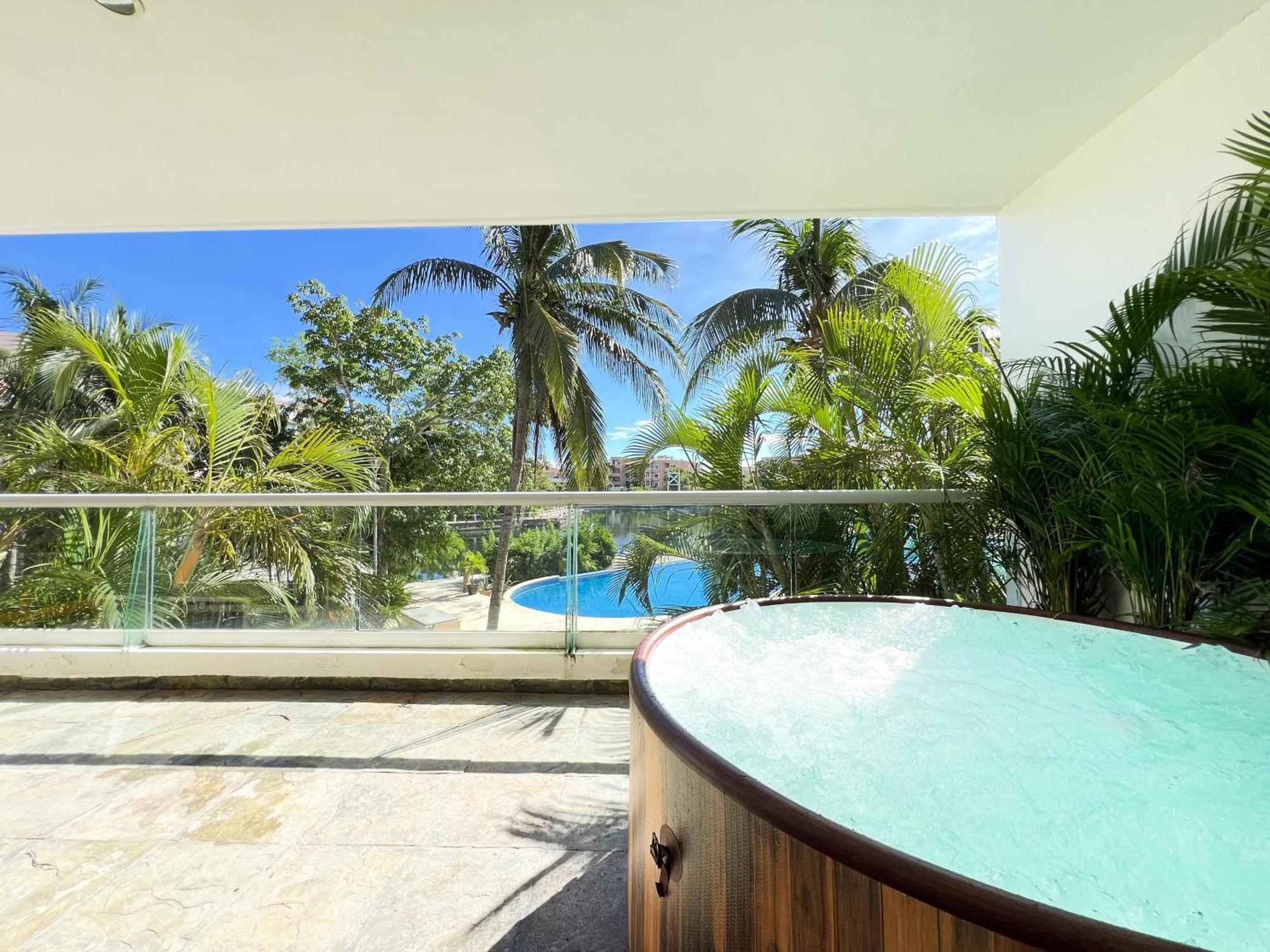 High-End Waterfront Condo At Secrets Waters Puerto Aventuras Luaran gambar